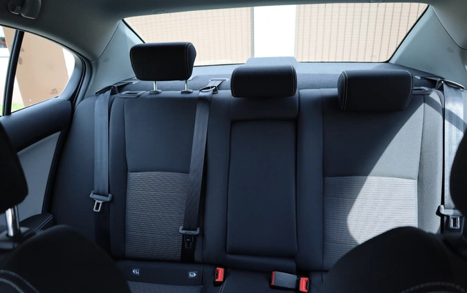 Toyota Avensis cena 56900 przebieg: 149400, rok produkcji 2018 z Sulejówek małe 301